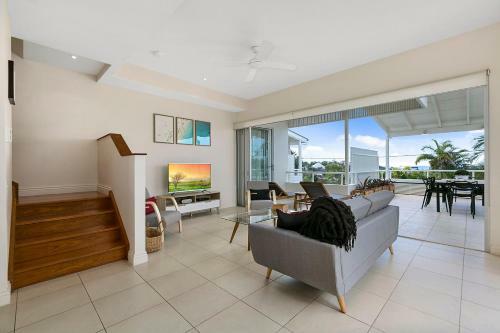 Silver, Sunrise Beach