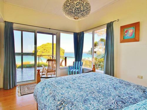 Sea Magic On Hyams Beach 4pm Check Out Sundays