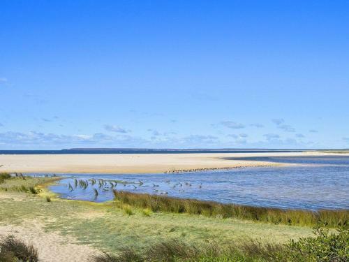 Middle Sea - Perfect For Two Families