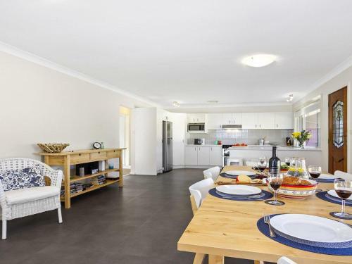 Braeside - Waterfront, Fireplace