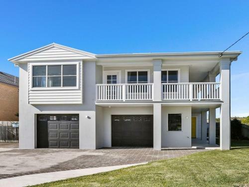Dayz Dreamin - Pool, Gas Fireplace And Beachfront
