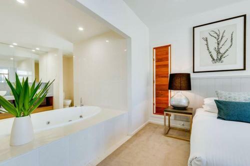 Sapphire Seas Beach House