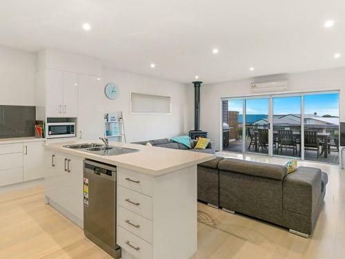 Swan Bay Views