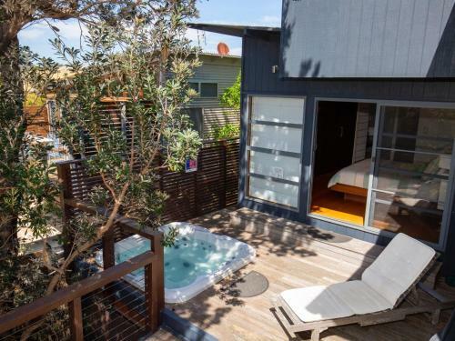 Illaroo I Absolute Waterfront With Spa