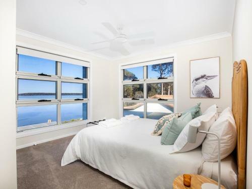Tranquility Absolute Waterfront - Pet Friendly - 10 Mins To Hyams Beach