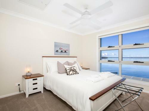 Tranquility Absolute Waterfront - Pet Friendly - 10 Mins To Hyams Beach