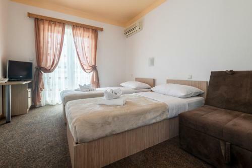 Hostal Hotel Ami-m