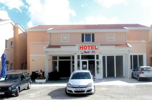 Hostal Hotel Ami-m