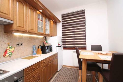 Apartment "adi"