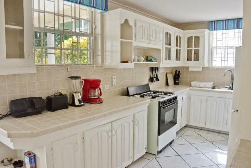 Villa Three Bedroom Apartment On The Beach