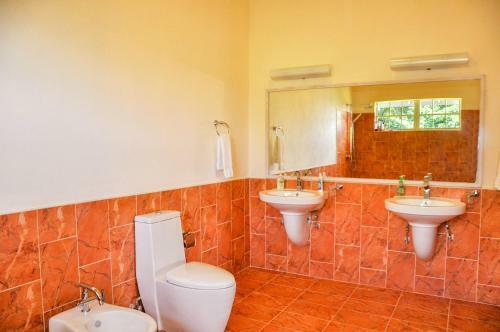 Lascelles Villa Sleeps 10 With Pool And Air Con