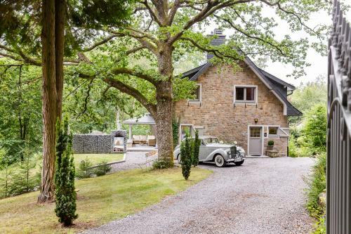La Villa Des Sources � 500 M�tres Du Circuit