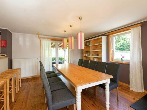 Pastoral Villa In Heure With Jacuzzi