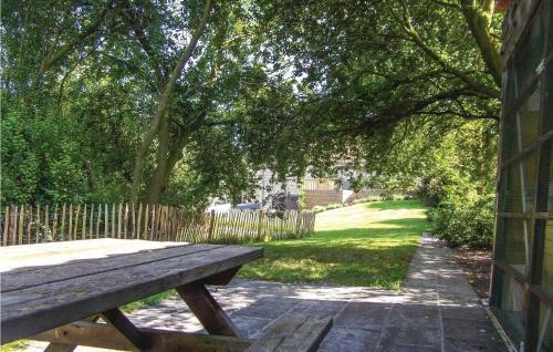 Six-bedroom Holiday Home In Lo-reninge