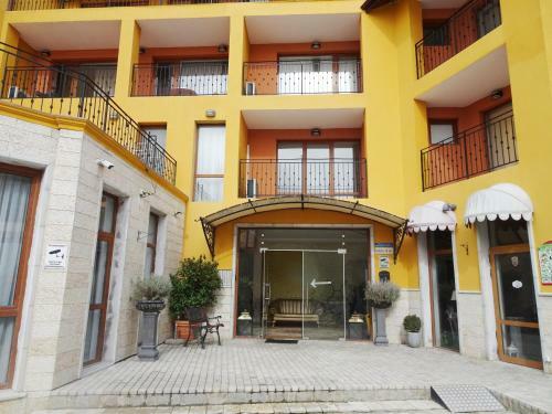 Supreme Apartments