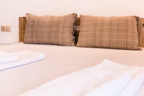 Hostal Guest House Theona
