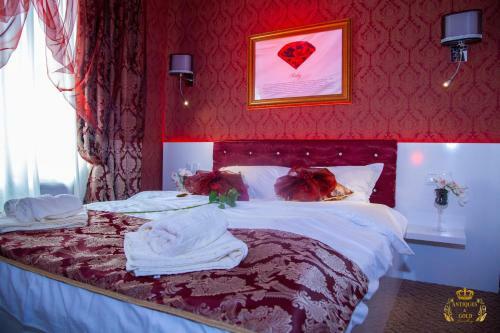 Antiques & Gold Boutique Hotel