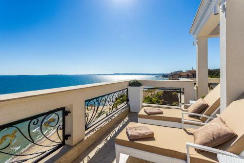Hotel Onyx Beach Residence - Free Parking & Beach Access