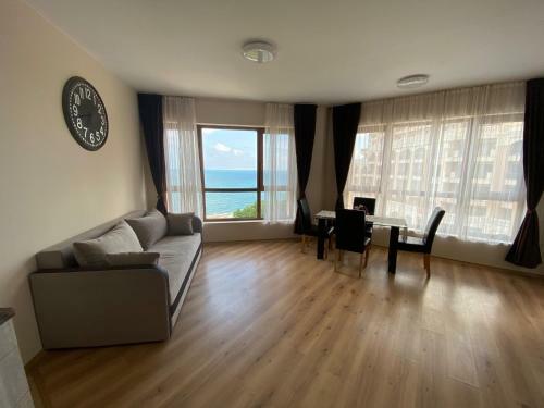 Elegantz Apartments 1