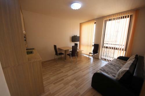 Hotel Menada Lux - Tarsis