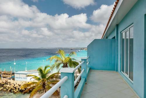 Oceanfront Apartment Dolphin At Den Laman