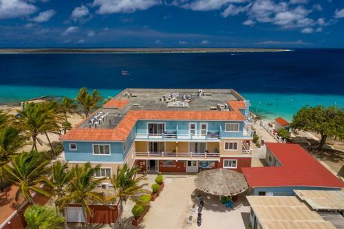 Oceanfront Apartment Dolphin At Den Laman