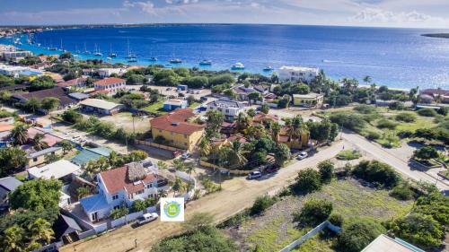 Bed & Breakfast Bnbbonaire Near The Ocean