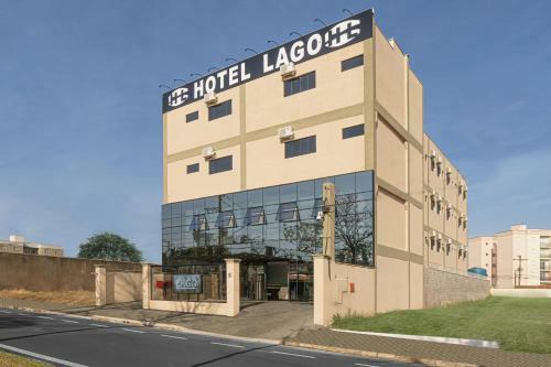 Hotel Lago Araras