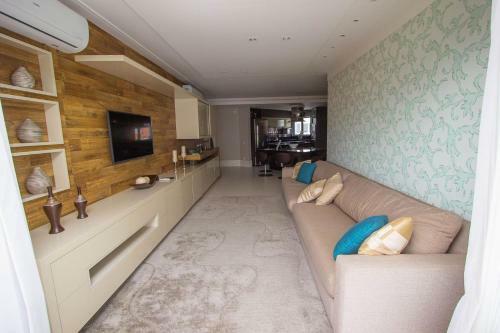 Apartamento Duplex Na Riviera � 70m Da Praia E Pr�ximo Ao Shopping.