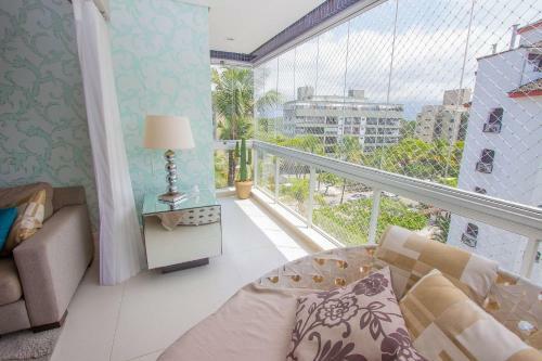 Apartamento Duplex Na Riviera � 70m Da Praia E Pr�ximo Ao Shopping.