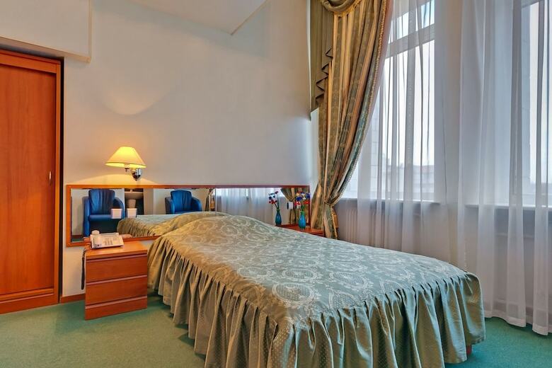 Warsaw Hotel
