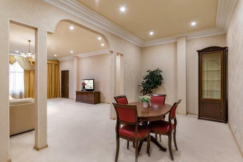 Royal Hotel