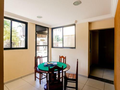 Apartamento Piscina, Ar-condicionado A 200m Da Praia