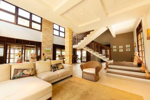 Casa Exclusiva E Luxuosa Em Jacum� Por Carpediem