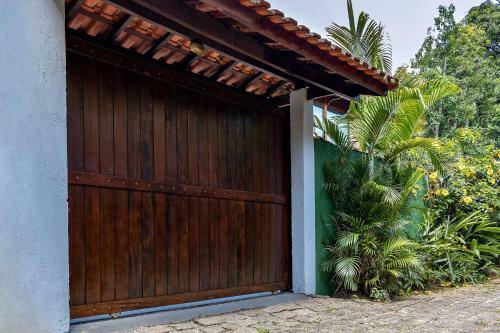 Casa Arborizada No Perequ�