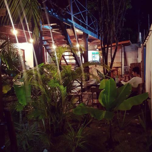 Agora Hostel E Pousada