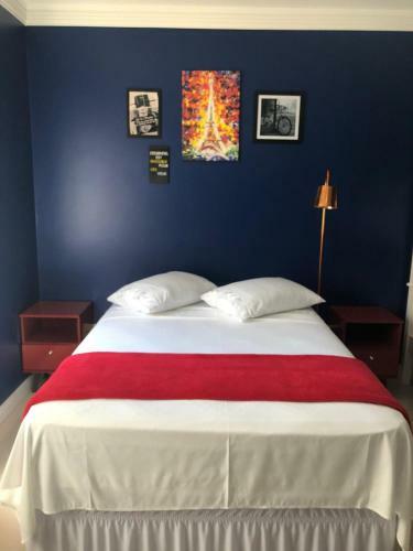 Hostal Mundo Livre Guest House