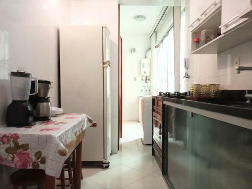 Apartamento Copacabana 3 Quartos Com Ar Cond Garagem A 2 Qds Da Praia
