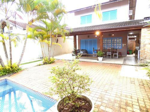 Casa Ampla Com Piscina, Varanda Gourmet E Wi-fi