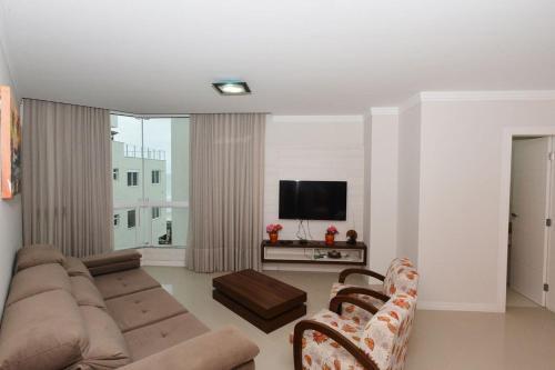 Apartamento L098 - Residencial Athenas 204