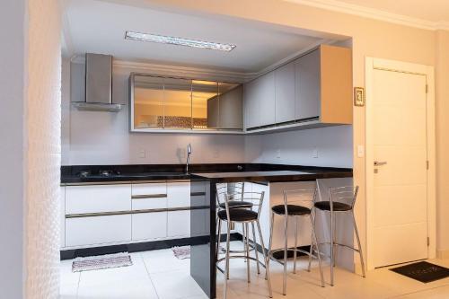 Apartamento L050 - Edif�cio Shangril� 102