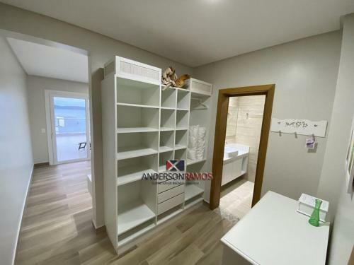 1083 - Apartamento Com Vista Para O Mar Em Bombinhas