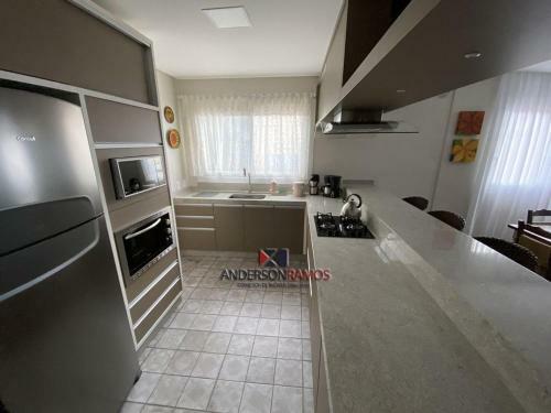 1083 - Apartamento Com Vista Para O Mar Em Bombinhas