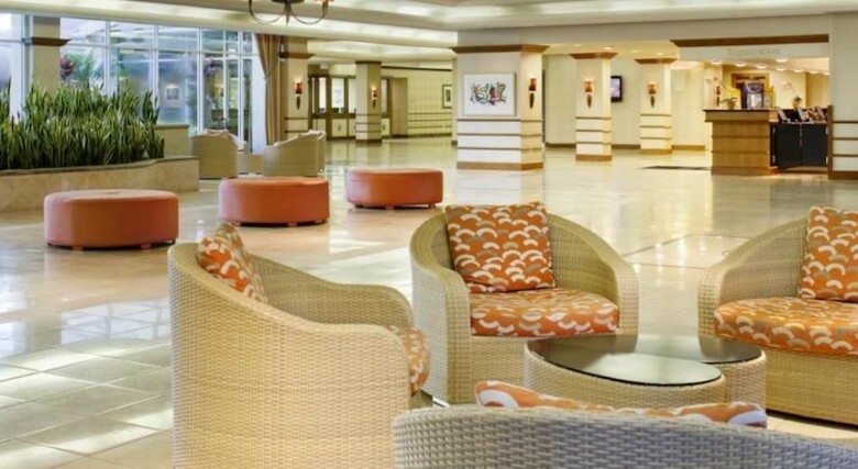 Hotel Doubletree By Hilton At The Entrance To Universal Orlando