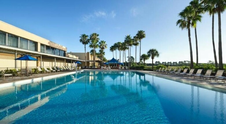 Hotel Doubletree By Hilton At The Entrance To Universal Orlando