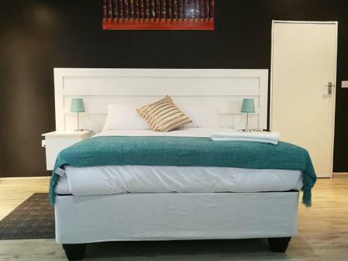 Hostal Double L Guest Lodge