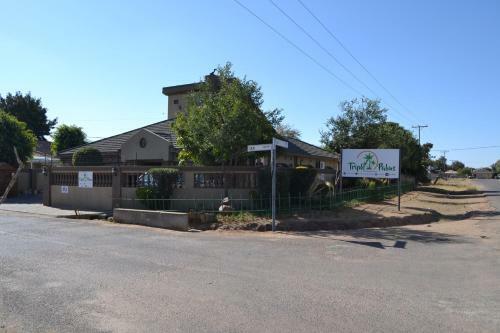 Triple Palms Bed And Breakfast
