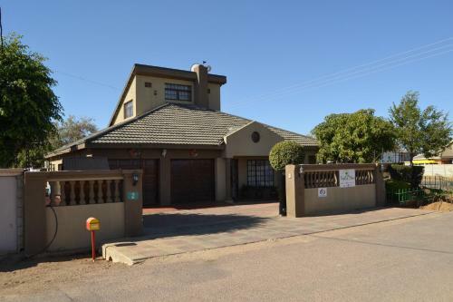 Triple Palms Bed And Breakfast