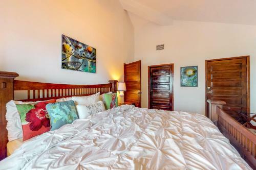Suite E302 @ Mara Laguna