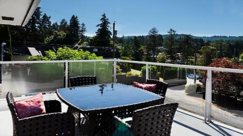 A Peaceful Stay In Brentwood Bay